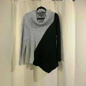 Women’s Gray And Black United States Sweater